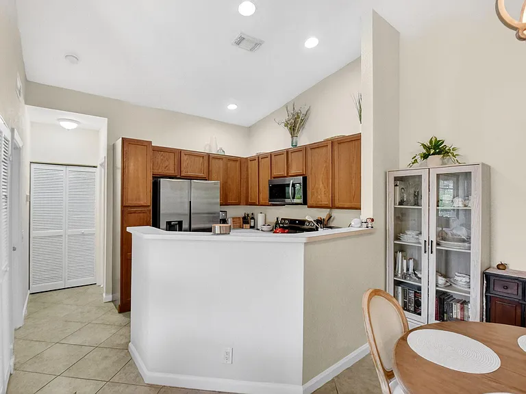3271 Laurel Ridge Cir — Photo 11
