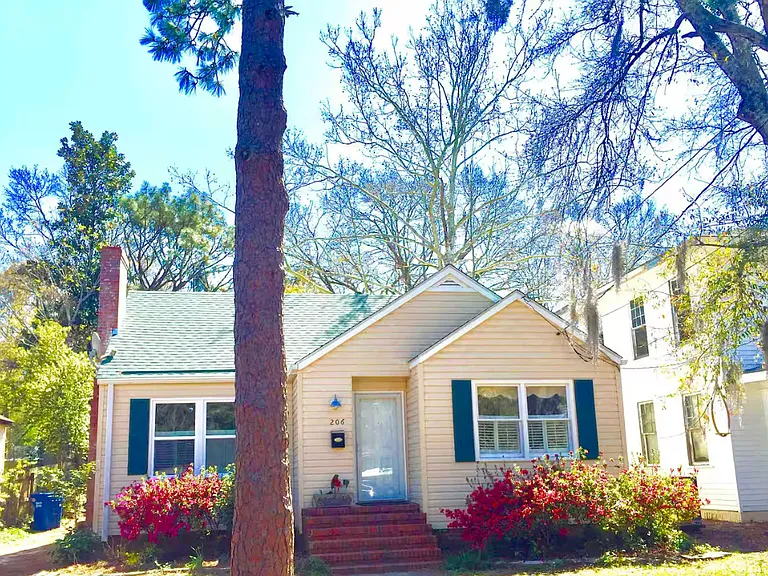 206 Central Blvd — Photo 1