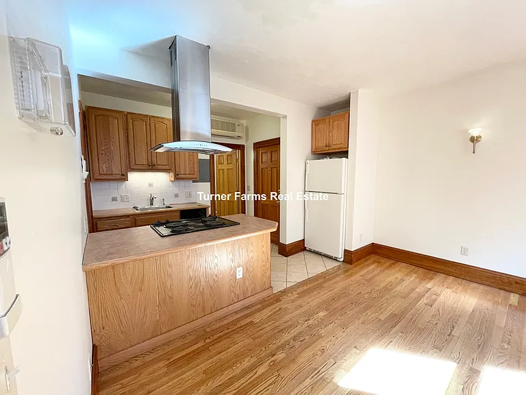 97 Myrtle St #1R — Photo 4