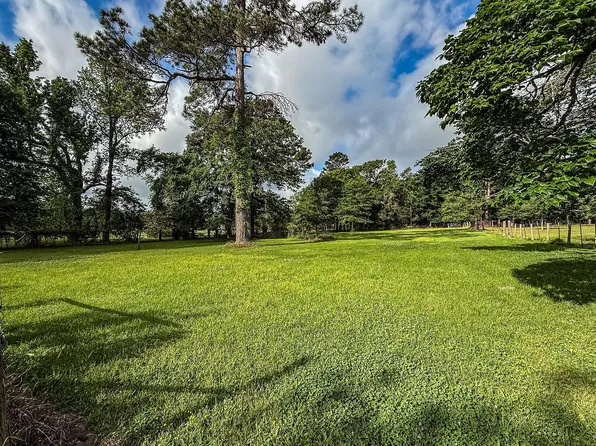 78 Phelps Slab Rd, Huntsville, TX 77340