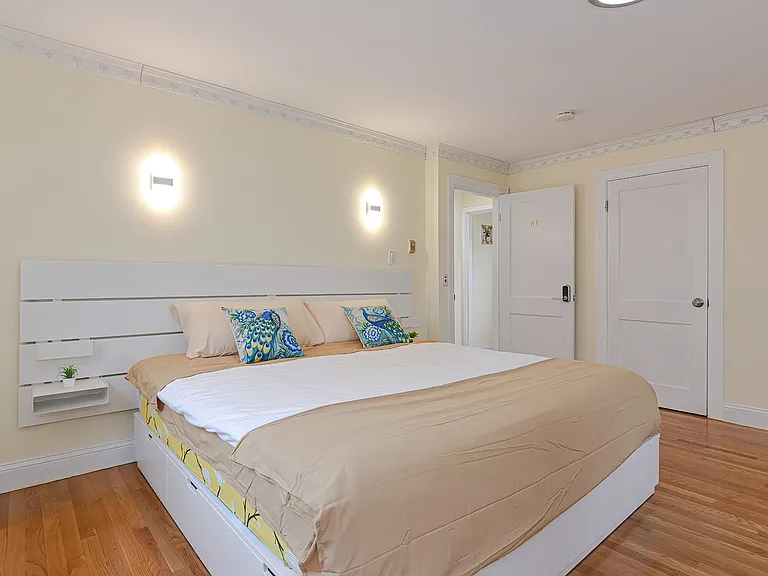 20 Gay St #A — Photo 6