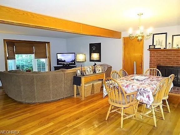 2nd image of 811 Eaton Ave