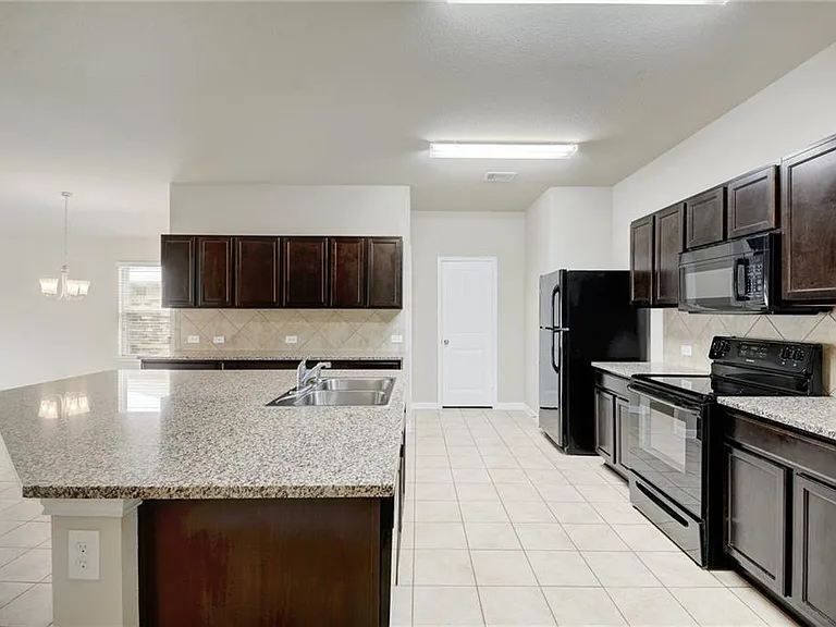 5817 Roderick Dr — Photo 14