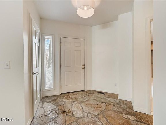 4th image of 2810 Estates Dr