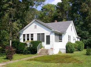 5 Caroline Ct, Quaker Hill, CT 06375