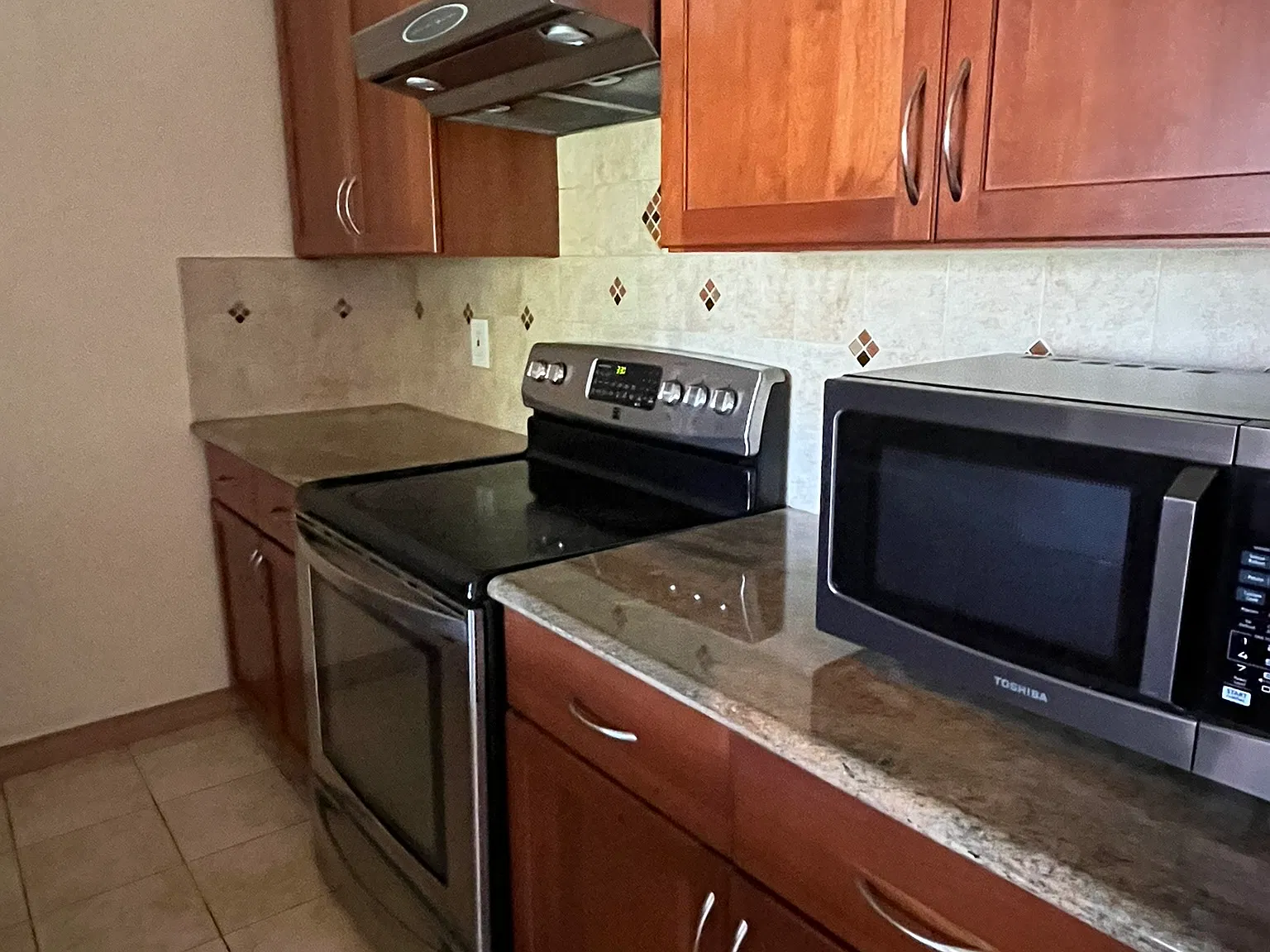 3 bed, 1314 sqft, $3,900 — Photo 3