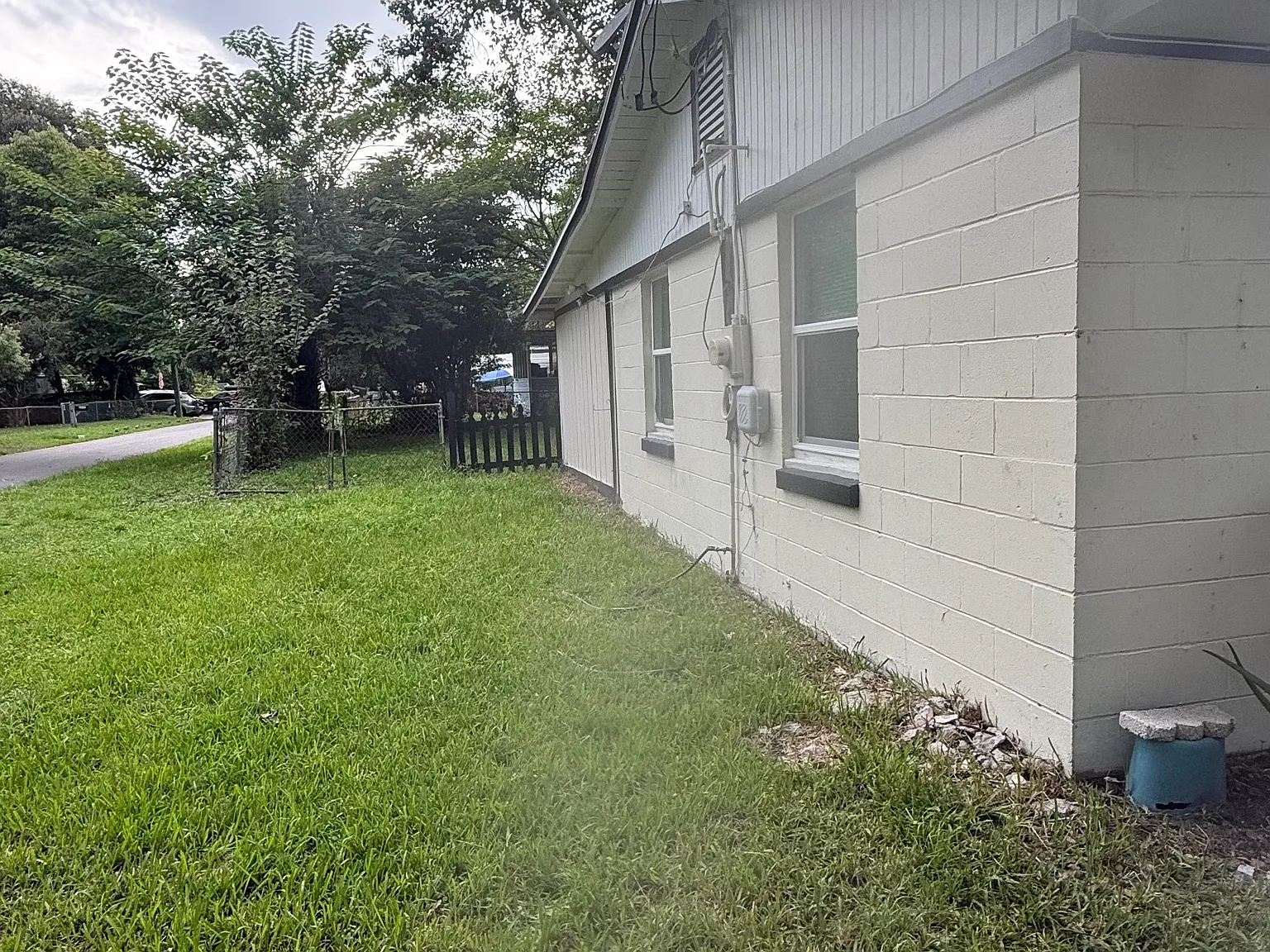 3 bed, 952 sqft, $1,500 — Photo 2