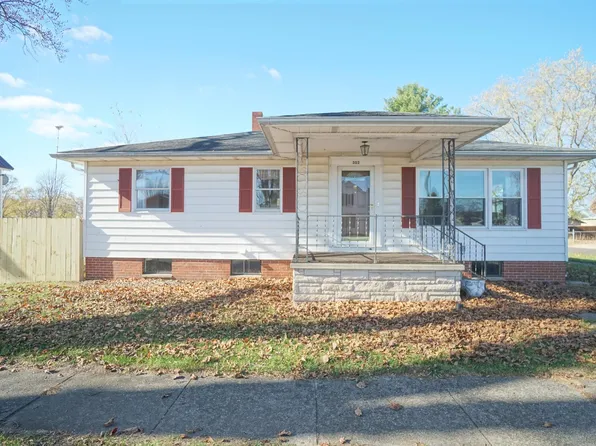 302 S Walnut St, Mentone, IN 46539