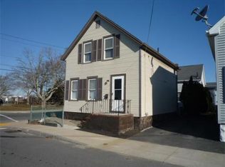 8 Pease St, Fairhaven, MA 02719