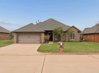 14605 N Waterfront Rd, Edmond, OK 73013