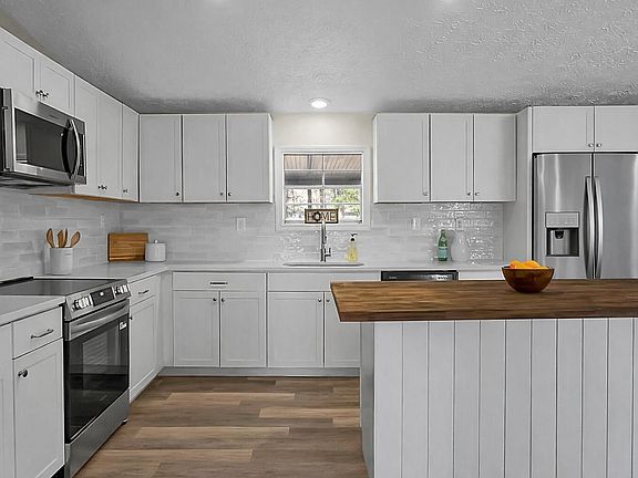 5th image of 104 Dean Dr