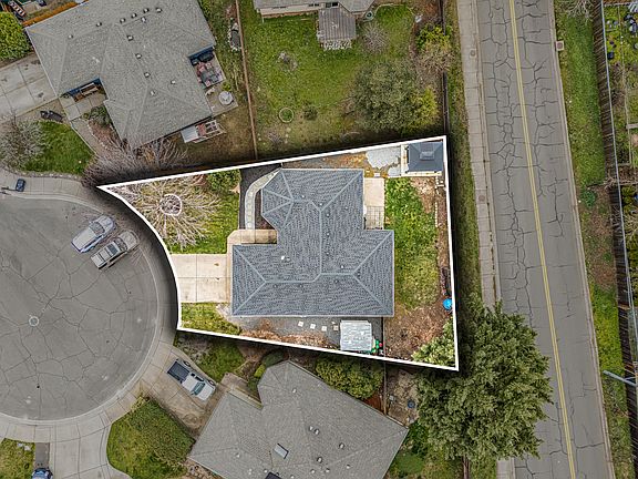 3rd image of 1461 Applegate Ln