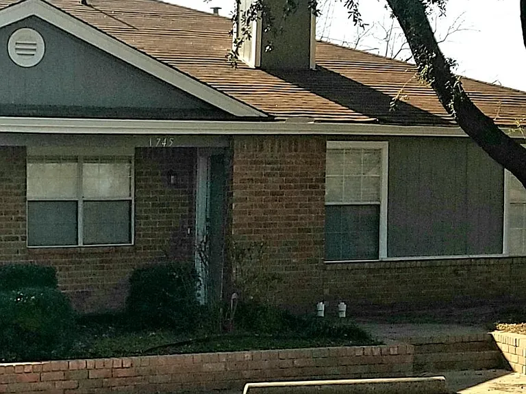 1745 Dynasty Cir — Photo 2