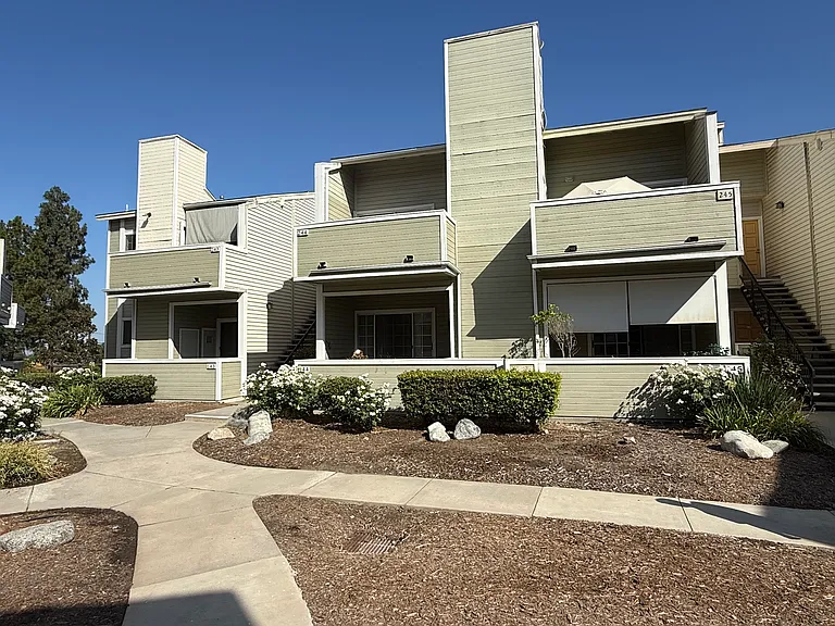 777 S Citrus Ave #243 — Photo 2