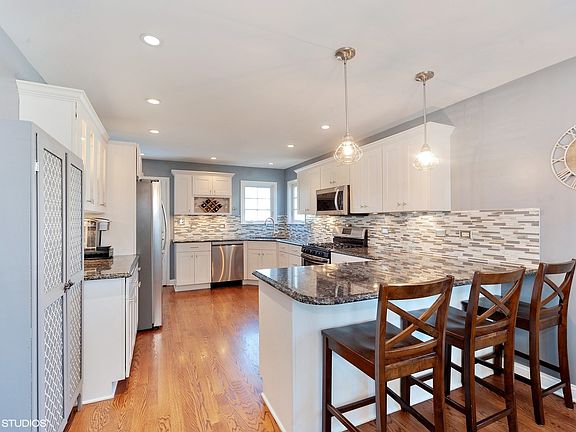 2nd image of 3348 W 99th St