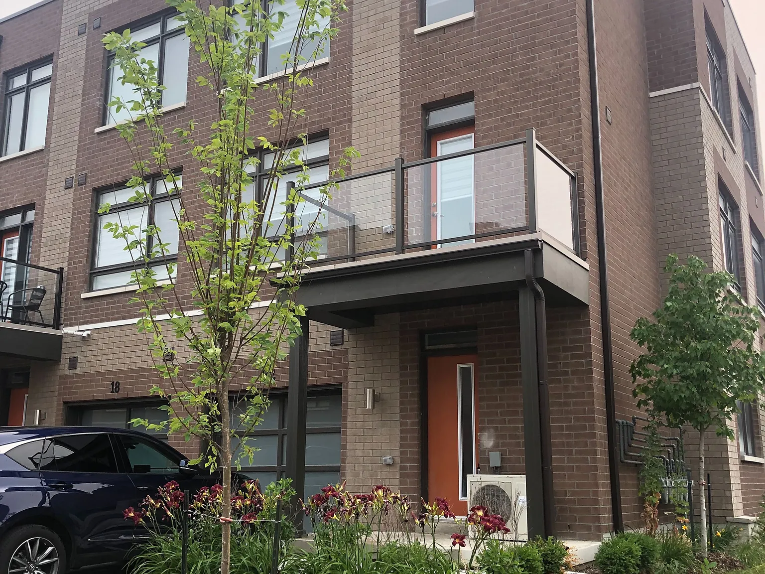 3 bed, $2,900 — Photo 1