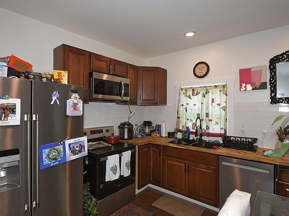 4th image of 1625 Worth St