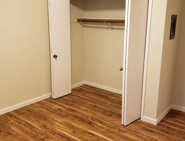 2323 Huntington Ln #C — Photo 10