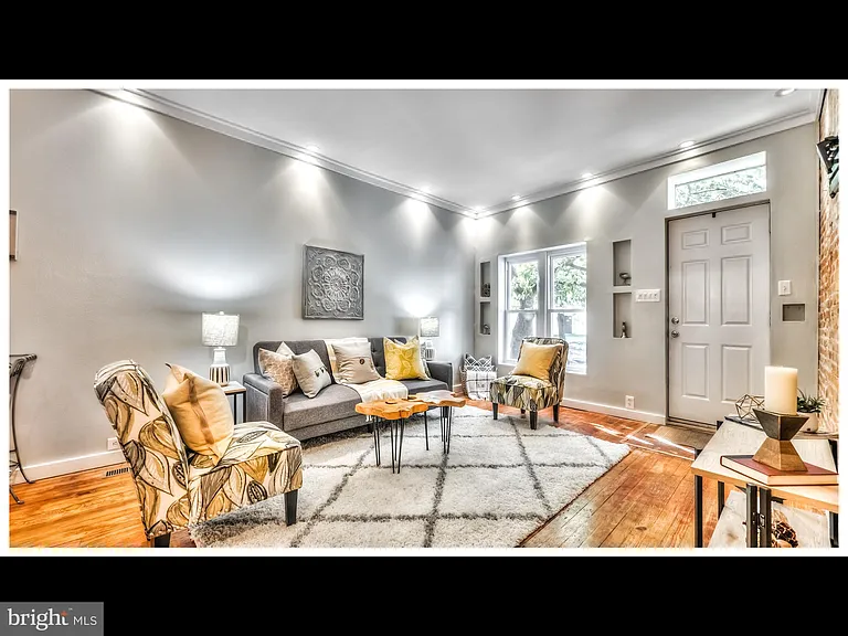 1209 S Ellwood Ave — Photo 5