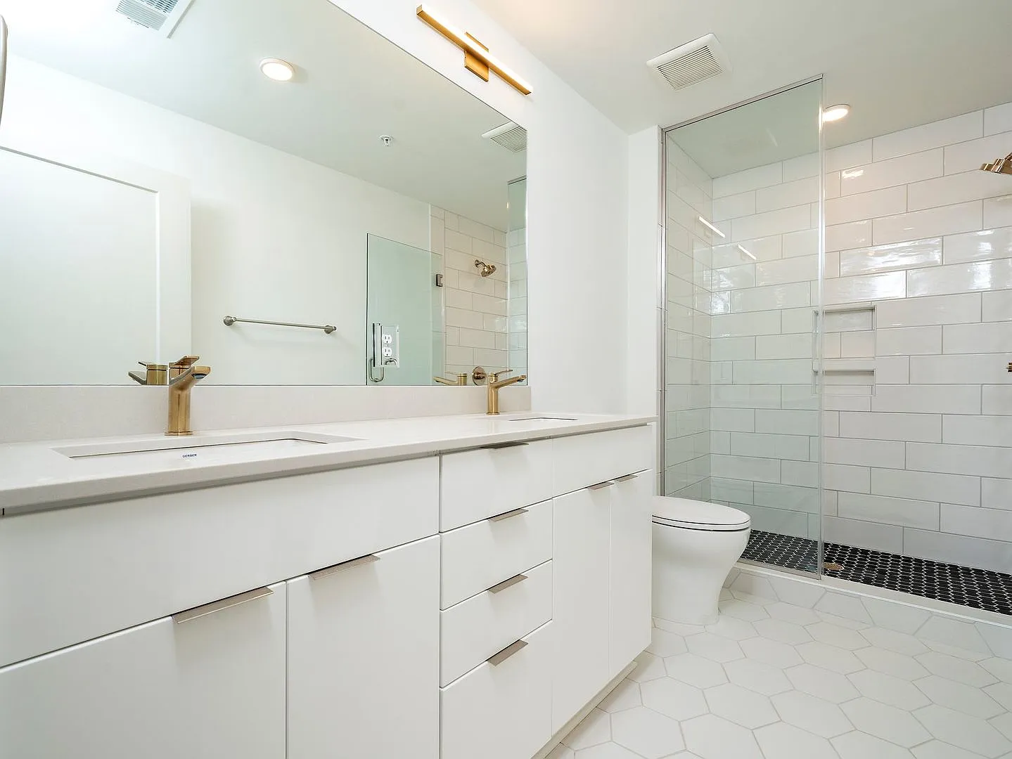 Room in 2 Bedroom Home at W Peace St — Photo 2