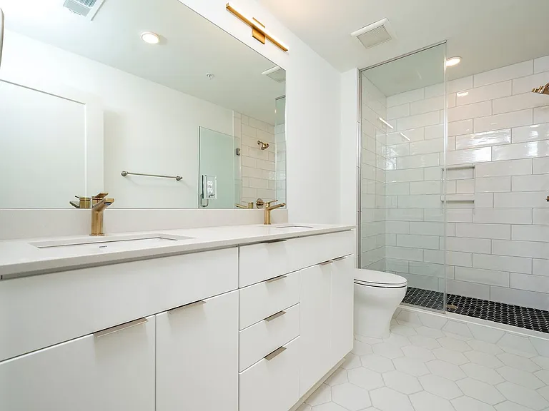 615 Peace St #304 — Photo 2