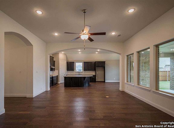 4th image of 28511 Vogelsdorf Ln