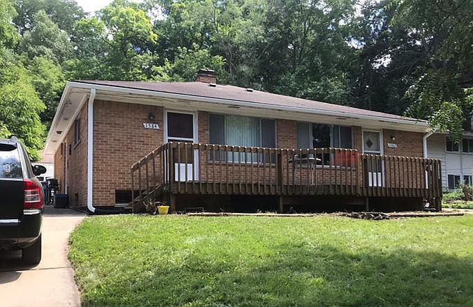 Front of unit- 1582 on right