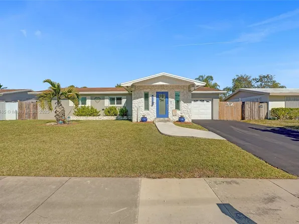 8861 SW 198th St, Cutler Bay, FL 33157