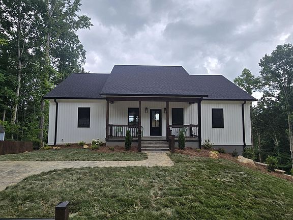 3rd image of 122 Five Oaks Dr