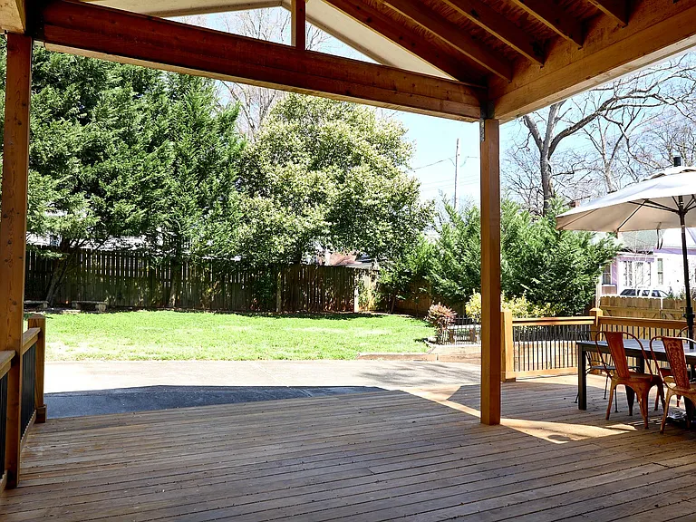 744 Highland Ave NE — Photo 12