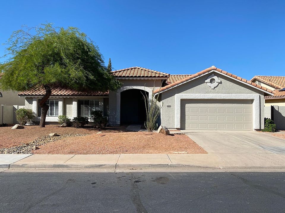 1st image of 10938 W Bermuda Dr