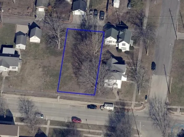 704 W Cedar St, Cherokee, IA 51012