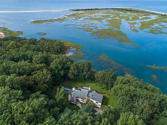 3rd image of 28 Lloyd Point Dr