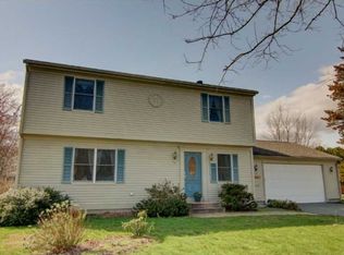 190 New Meadow Rd, Barrington, RI 02806