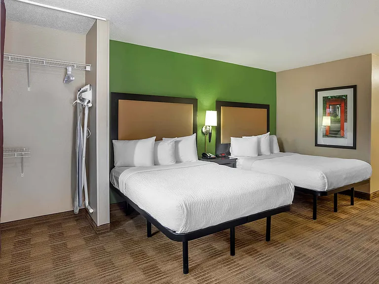 Studio Suite - 2 Full Beds