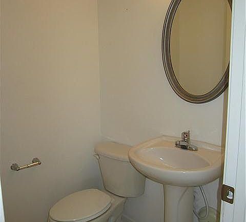 4th image of 322 Carnahan Dr