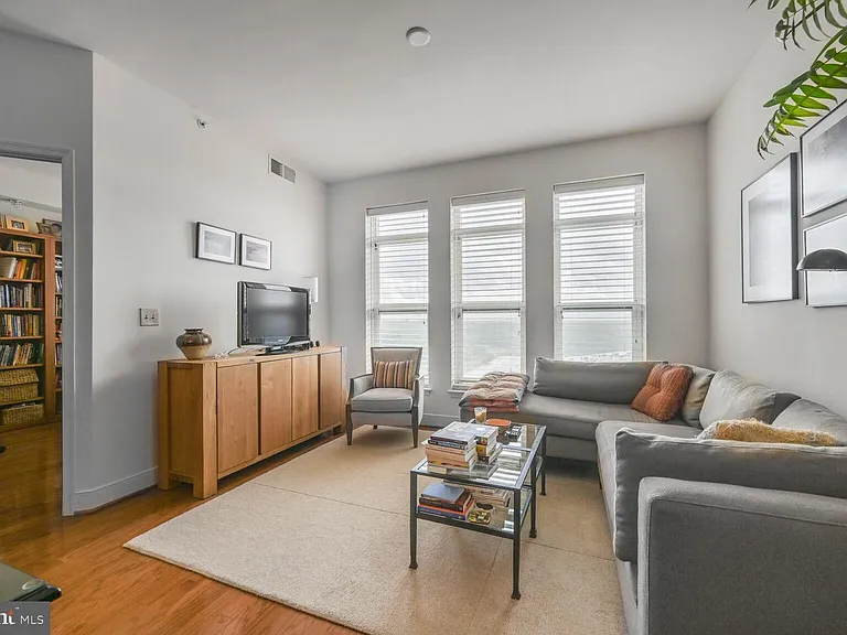 12500 Park Potomac Ave #905 — Photo 33