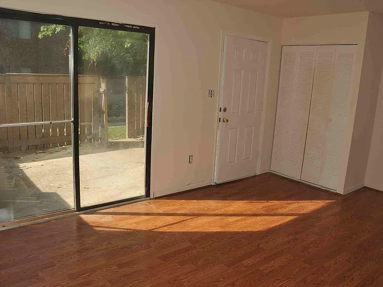 Forest View Pl — Photo 1
