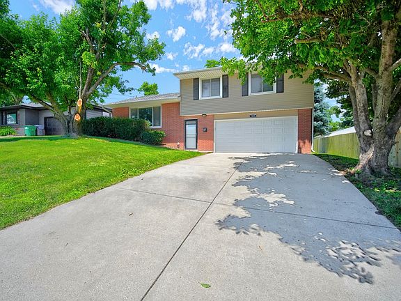 3rd image of 7205 Maple Dr