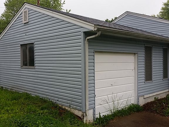 3rd image of 106 Dundee Cir