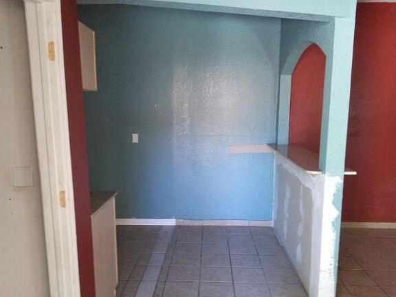 3rd image of 317 E Azalea Ave