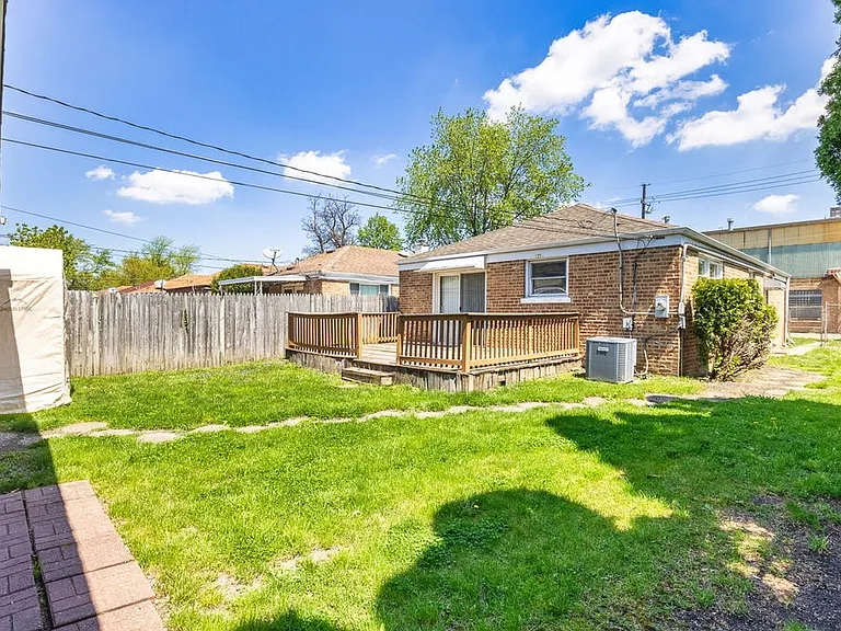 3228 Washington St — Photo 134