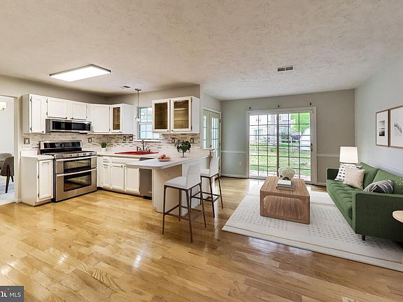 2nd image of 5202 Sturgeon Ct