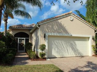 392 NE Breezy Point Loop, Port Saint Lucie, FL 34986