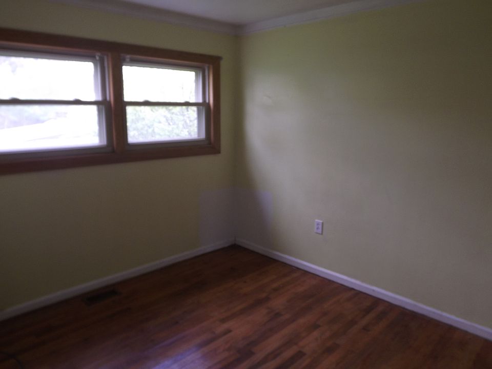 6369 Harold Taylor bedroom prior to renovation
