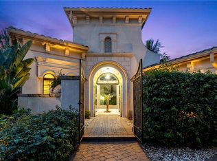 18262 Lagos Way, Naples, FL 34110