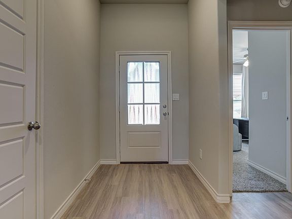 4th image of 602 E 13th St