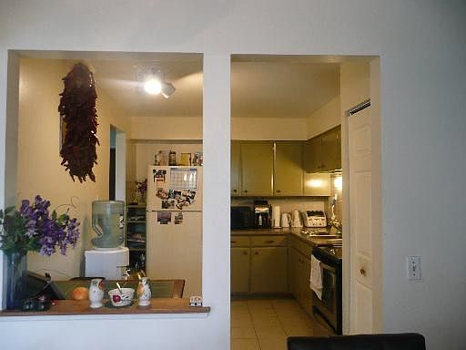 5th image of 2410 E Brandenberry Ct APT 1J
