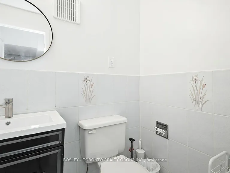 146 Earlscourt Ave #LOWER — Photo 31