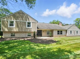 8987 Deep Forest Ln, Dayton, OH 45458
